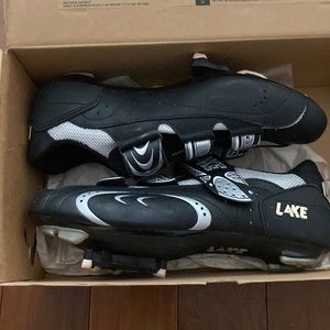 Lake CX165 cycling shoes. Men’s US 10 in Black. Used once. EXCELLENT condition.